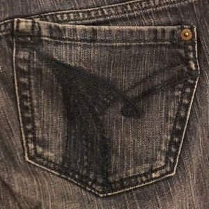 DKNY jeans shorts. Bermuda’s.